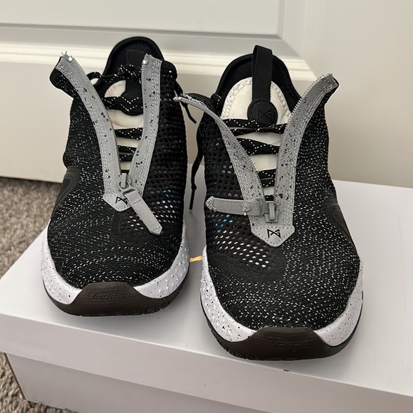 Nike Air Strobel men’s size 9.5 sneaker - Picture 2 of 6